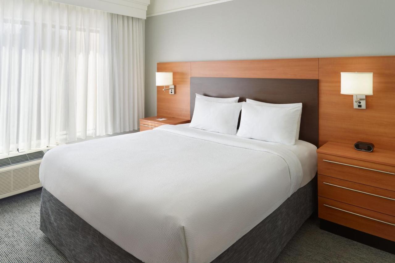 Towneplace Suites By Marriott Ньюнен Экстерьер фото