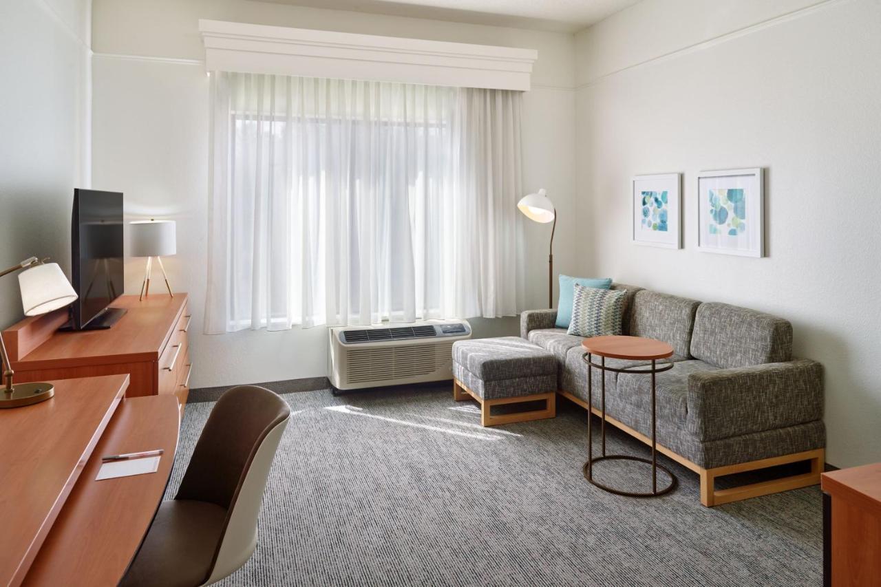 Towneplace Suites By Marriott Ньюнен Экстерьер фото
