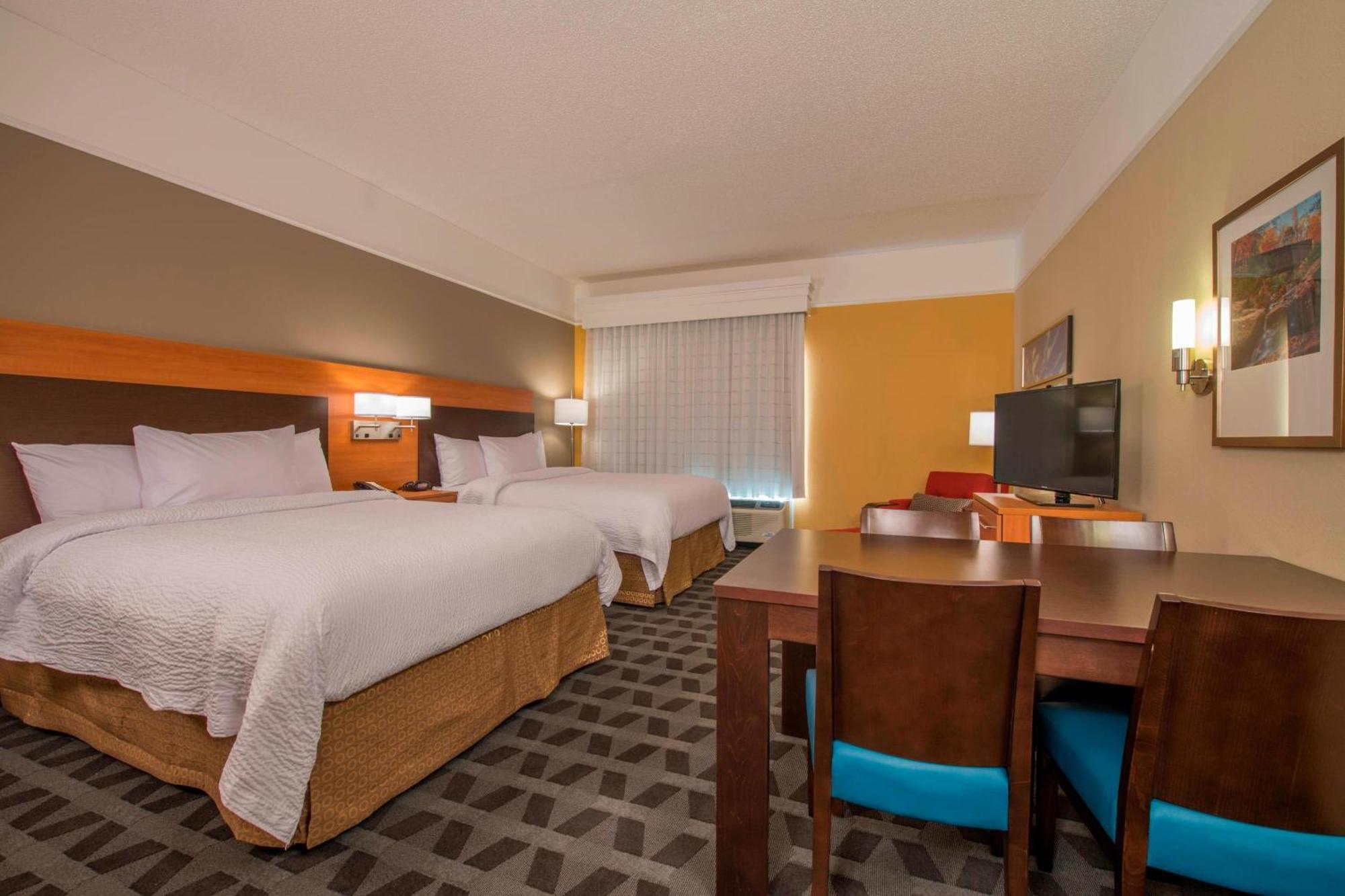 Towneplace Suites By Marriott Ньюнен Экстерьер фото